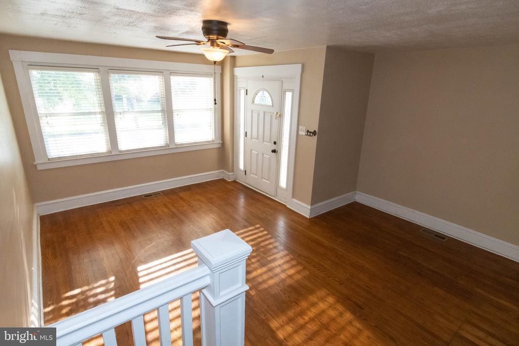 Primary Photo - 335 Stuart Ave