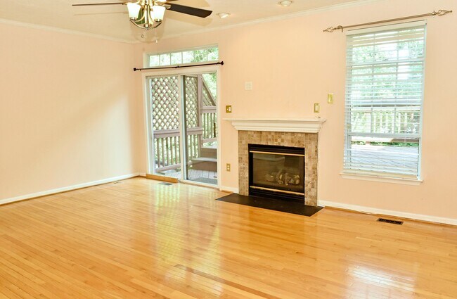 Foto del edificio - 7005 Cradlerock Farm Ct