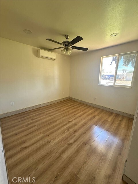 Primary Photo - 1053 Ave