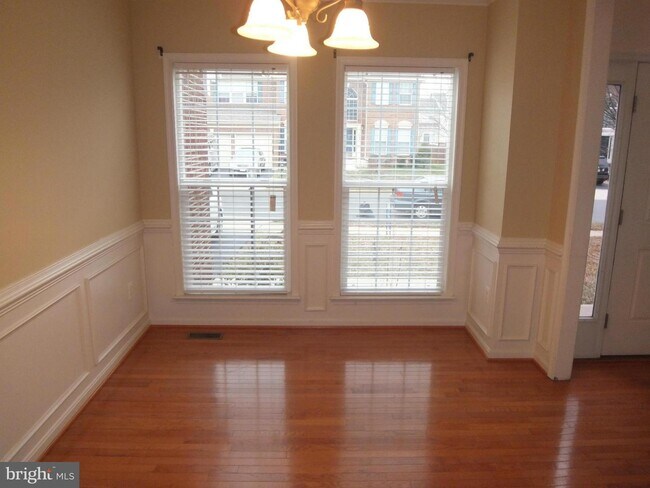 Foto del edificio - 8197 Tenbrook Dr