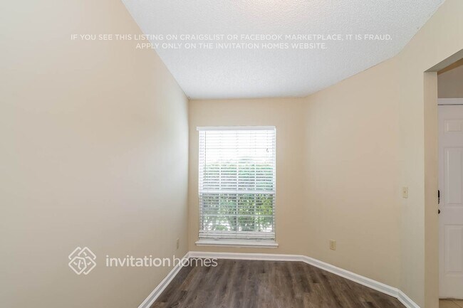 Foto del edificio - 12963 Silver Springs Dr N