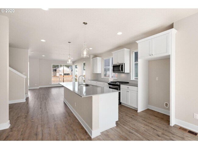 Building Photo - BEAUTIFUL NEWER CONSTRUCTION 4 BD HOME W/2 CAR GARAGE, W/D IN UNIT, AND MORE!