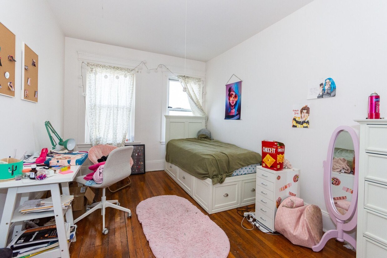 Foto principal - Allston 2 BR Apartment - 9/1/26
