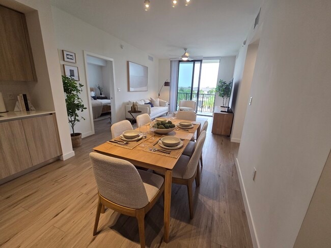 Building Photo - 7554 W 4th Ct