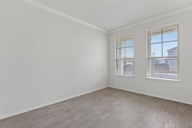 Building Photo - 905 Duskywing Wy