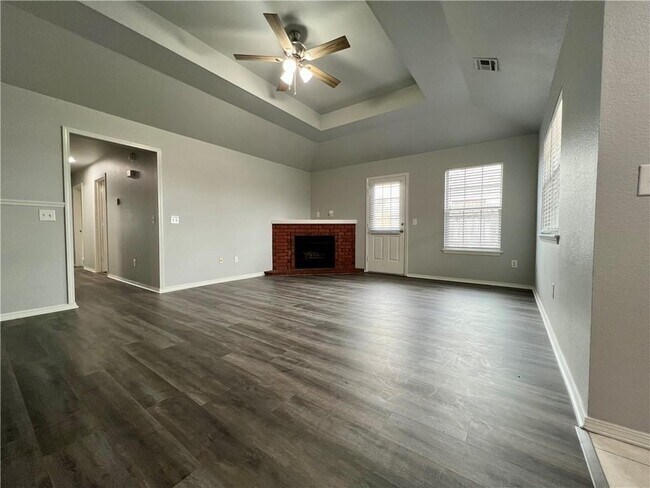 Foto del edificio - 2004 S Old Wire Rd