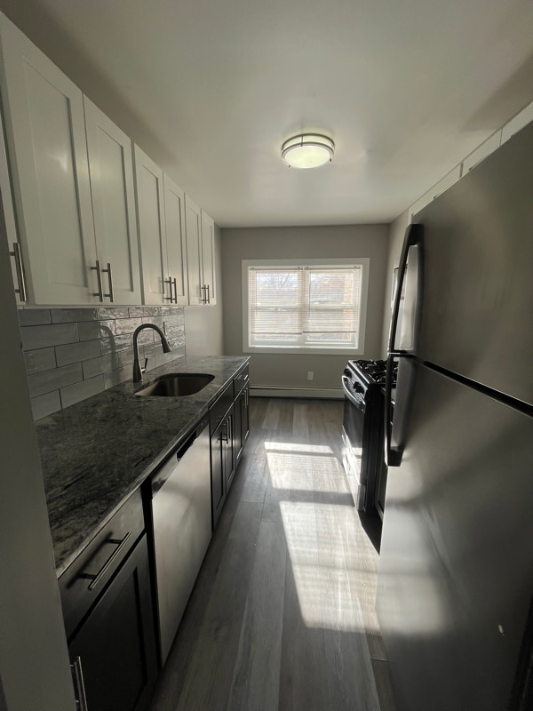 Primary Photo - 431 Park Ave