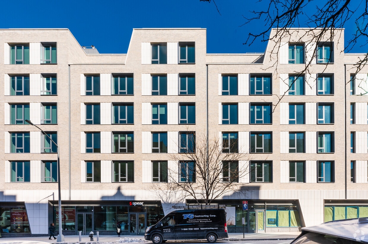 Building Photo - Amara