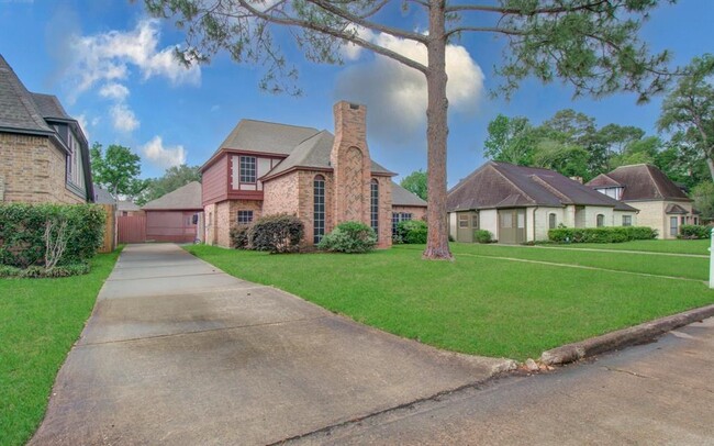 Building Photo - 5339 Holly View Dr