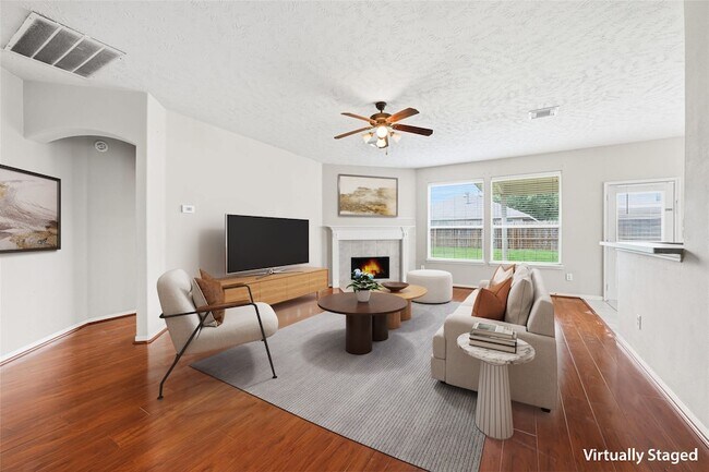 Foto del edificio - 18010 Timber Crossing Ln