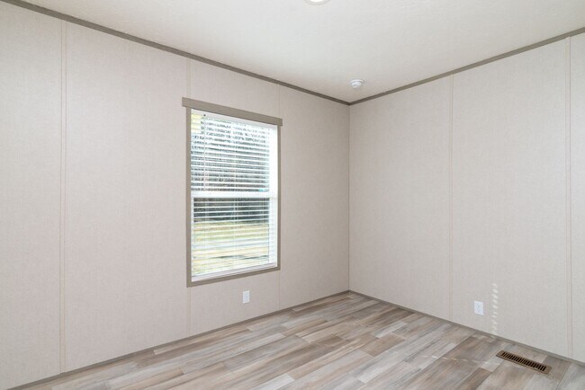 Foto del edificio - Brand New 14x56 single-wide Trailer minutes from the Casino available 4/1/26 for year-long lease.