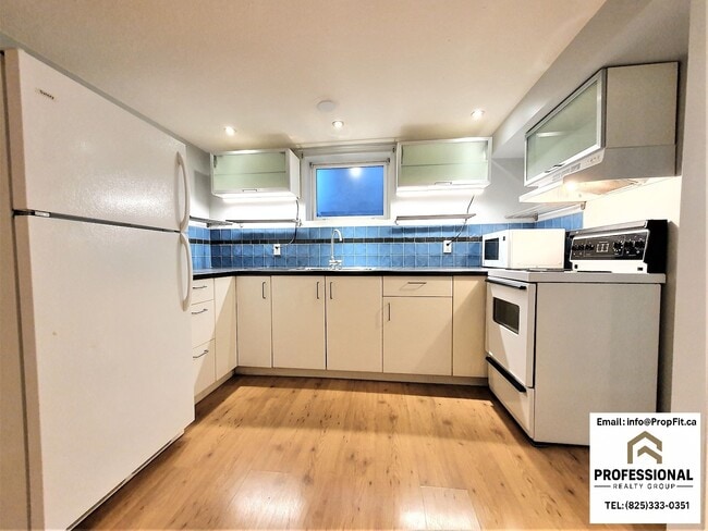 Building Photo - 10455 159 St NW