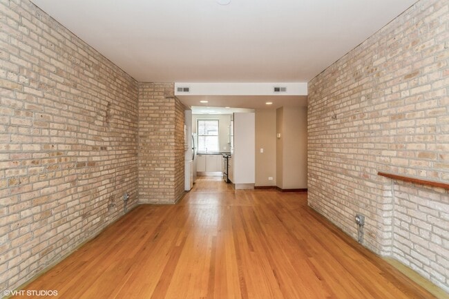 Building Photo - 136 Clyde Ave