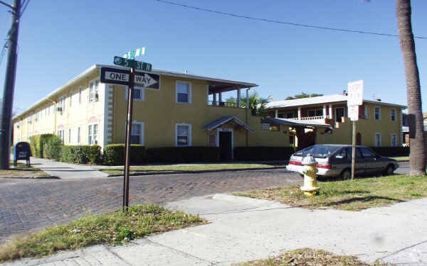 Foto principal - Palm Court Apartments