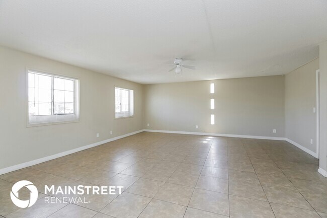 Building Photo - 6232 W Rose Ln
