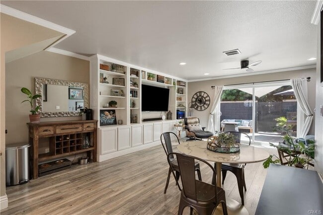 Foto del edificio - 8178 Santa Inez Dr