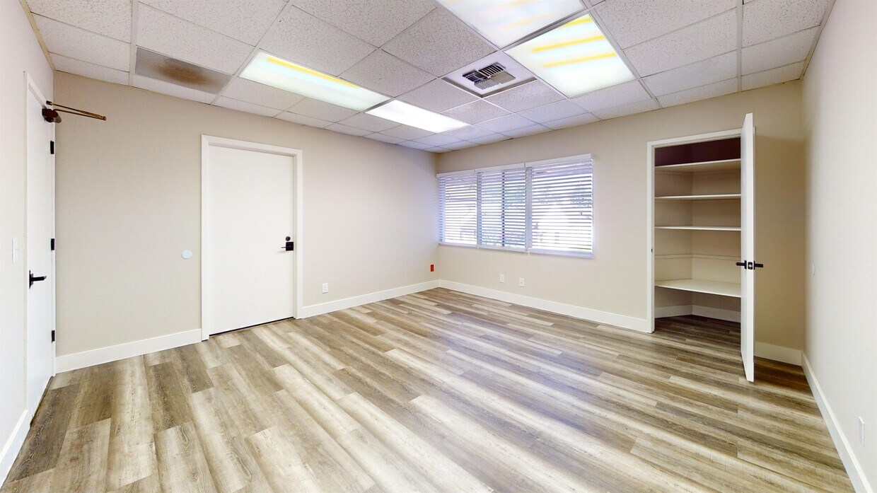 Foto principal - 1300 West St