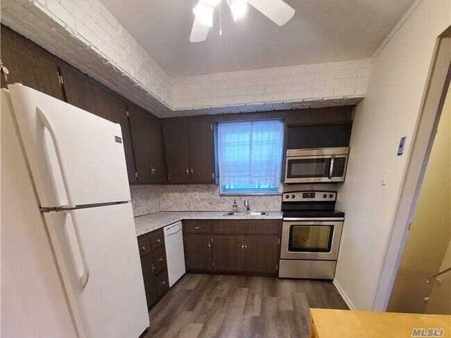 Building Photo - 48 2nd St