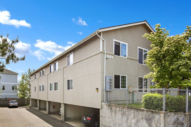 Building Photo - Affordable 2 Bedroom Apartment - Close to WWU