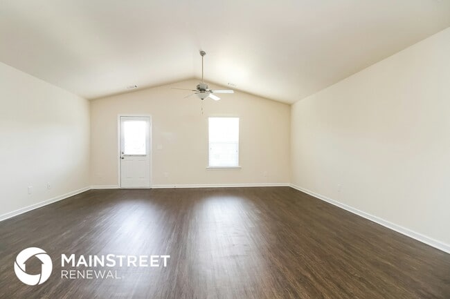 Building Photo - 2613 Stinger Dr