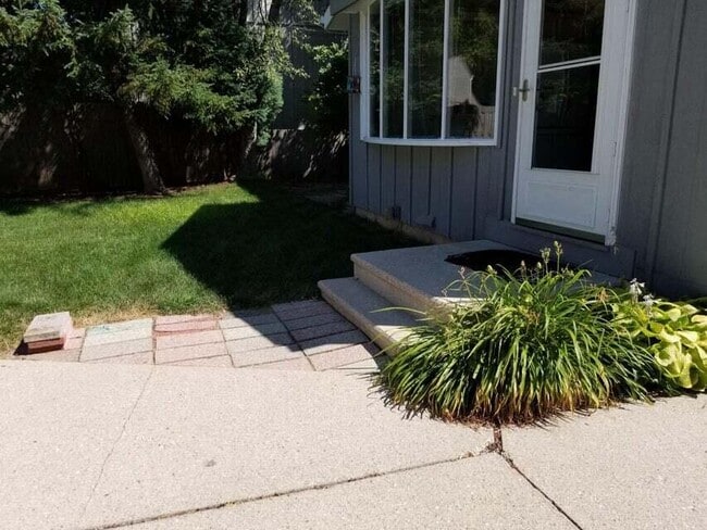 Foto del edificio - 6015 N Shoreland Ave