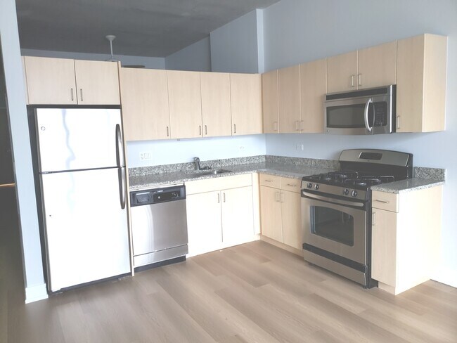 Building Photo - 235 W Van Buren St