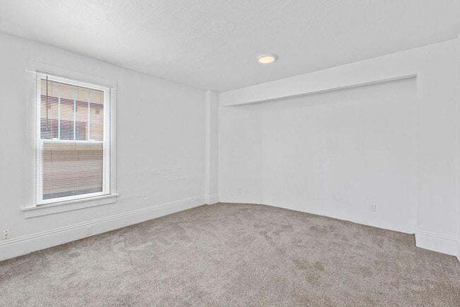 Building Photo - 1615 11th Ave