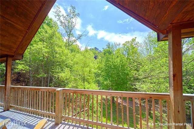Building Photo - 1532 Bears Den Way