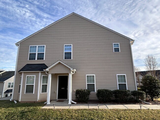 Foto del edificio - Coming Soon! 3/2.5 High Point Townhome, just north of town near N Main St & I-74