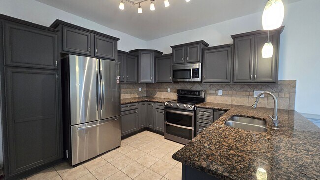 Building Photo - 2913 Schonner Ct