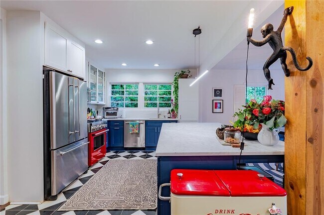 Foto del edificio - 4006 N Stratford Rd NE