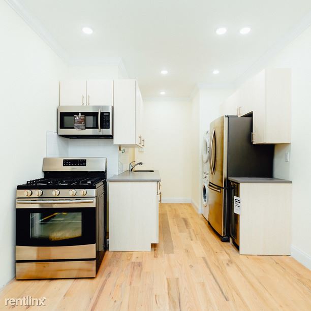 Building Photo - 920 Bushwick Ave
