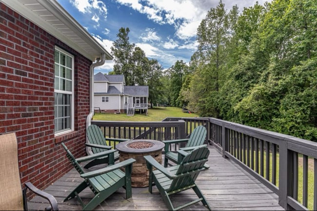 Building Photo - 302 Clay Brook Dr