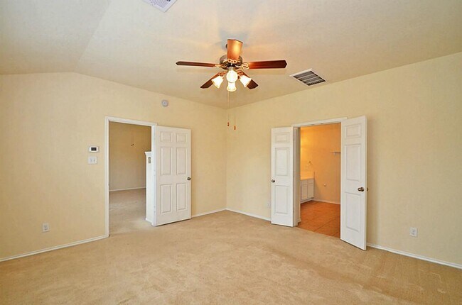 Foto del edificio - 5327 Stonegate Dr