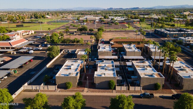 Foto del edificio - 6138 W Townley Ave