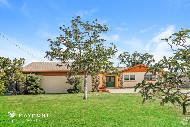 Building Photo - 5760 Cactus Cir