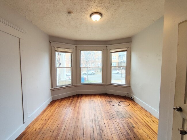 Building Photo - 1644 Chapel St