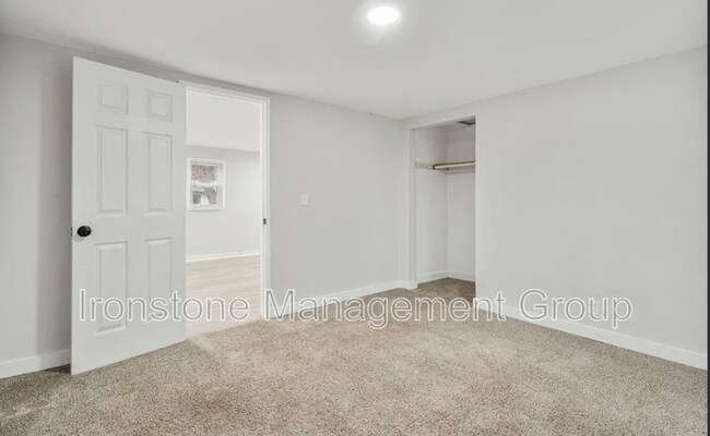 Building Photo - 1103 N Franklin Ave