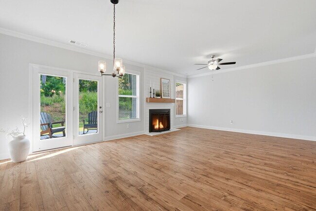 Foto del edificio - 5115 Hillington Wy