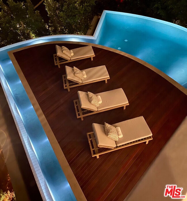 Building Photo - 1200 Angelo Dr