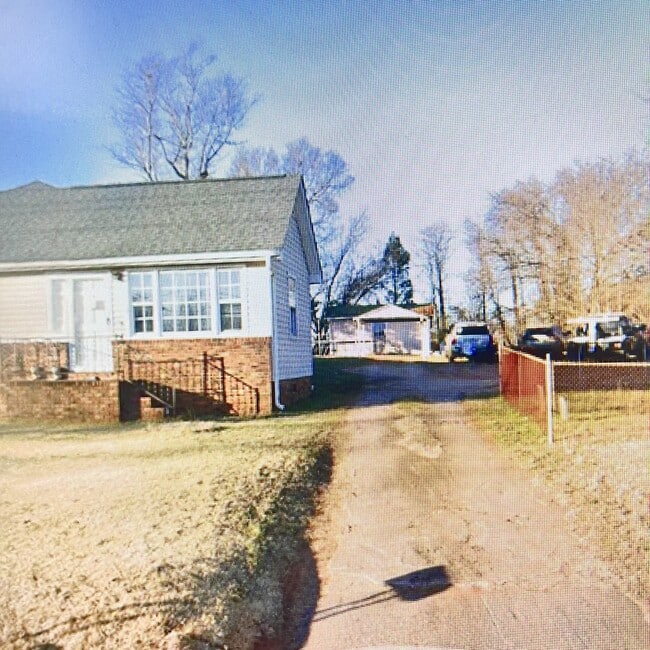 Photo - 312 West Main St House