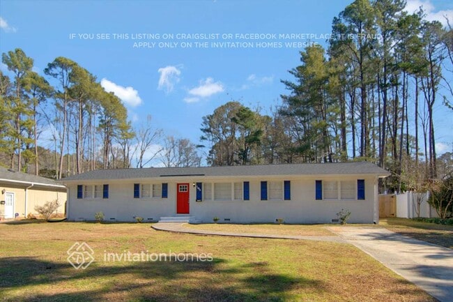 Building Photo - 1325 Sycamore Dr