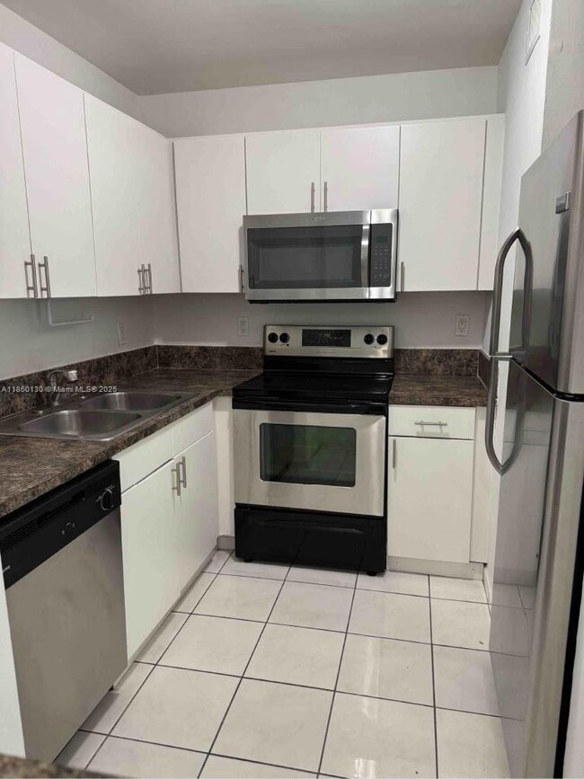 Foto del edificio - 8045 NW 7th St