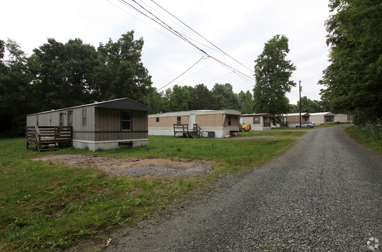 Foto del edificio - 211-215 Supper Club Rd