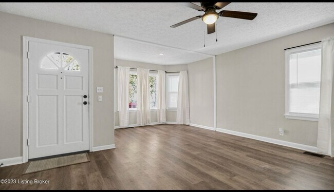 Foto del edificio - 626 Harris Pl