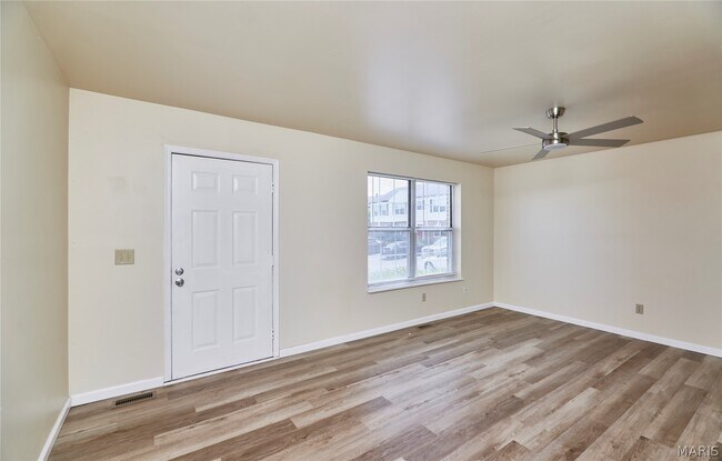 Building Photo - 61 Woodlake Ct