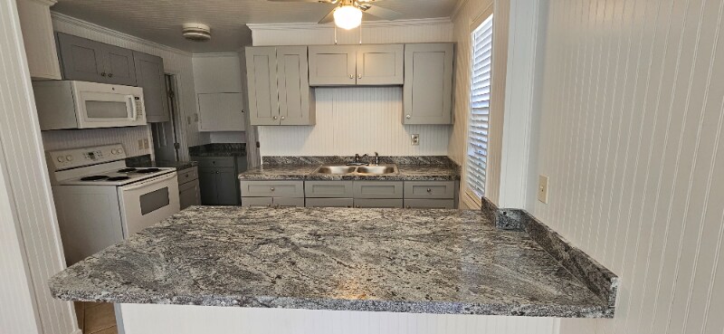 Foto principal - 212 Dogwood Dr N