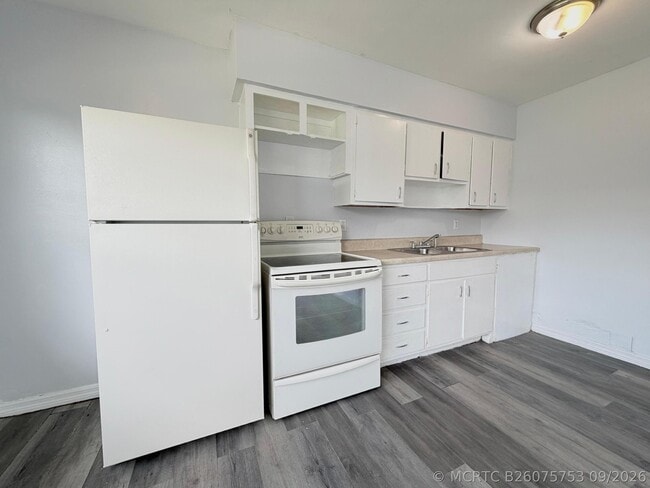 Building Photo - 113 E 27th St