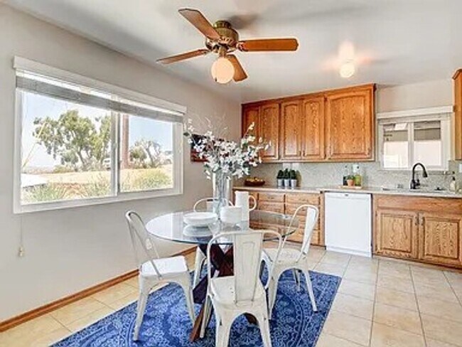 Foto del edificio - Stunning Home in Granite Hills! 3 Bed plus...