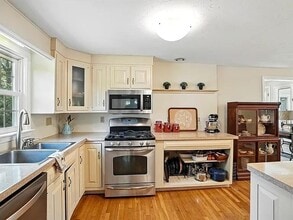 Building Photo - 37 Eastview Rd